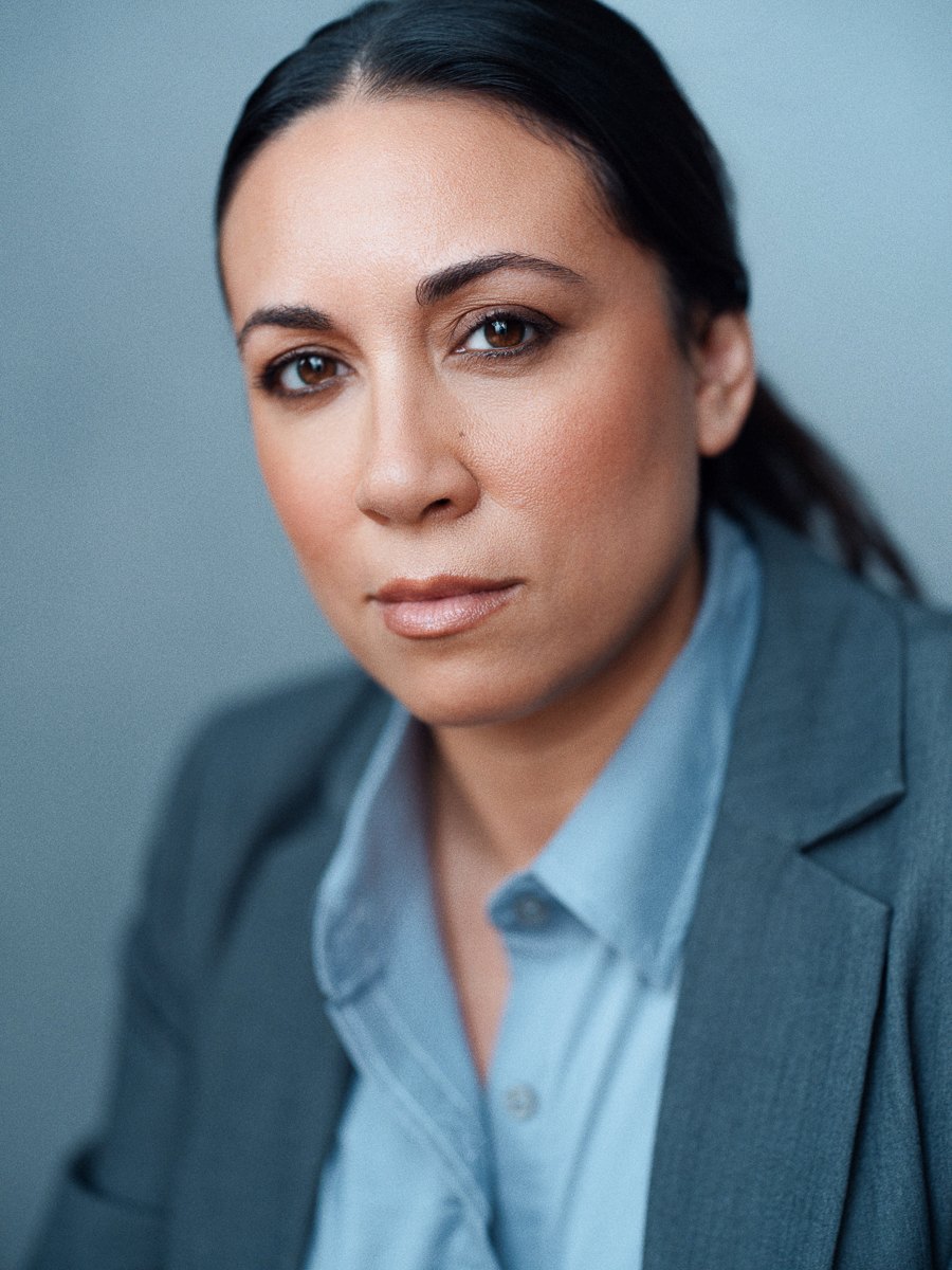 Miranda Roldán, theatrical headshot